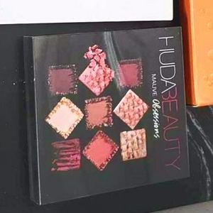 Huda beauty mini palette